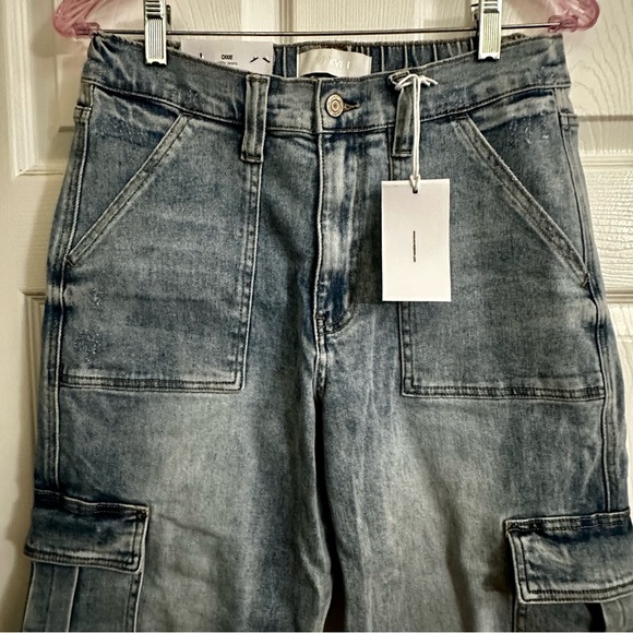 Stylish Denim Cargo Flare Jeans - Picture 2 of 8